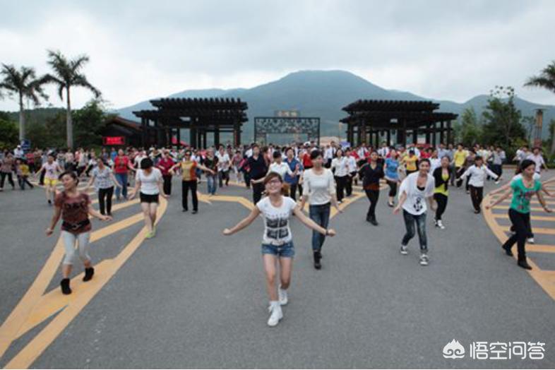 今日科普一下！美国女子地铁被点燃,百科词条爱好_2024最新更新